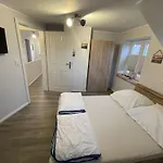 Διαμέρισμα Lovely In