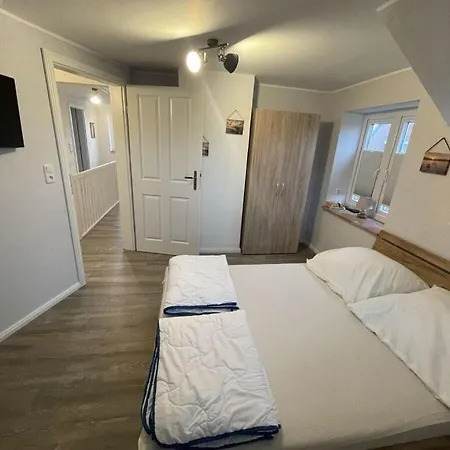 Apartment Lovely In