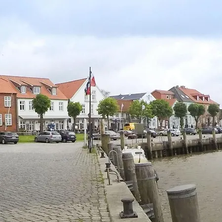 Apartment Lovely In Toenning